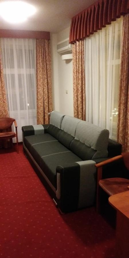 Hotel Korona Ciechanów Esterno foto